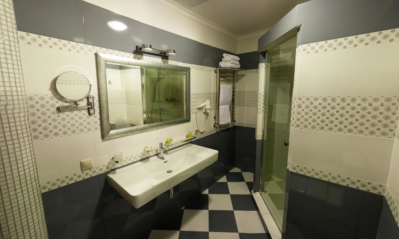 Отель Shato Hotel Chervonograd-34